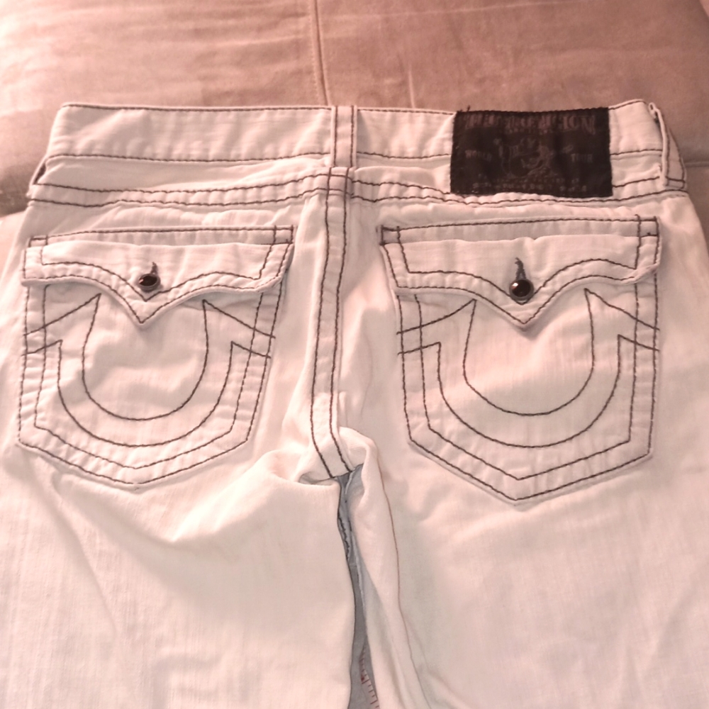 men's true religion jeans size 34X30 in off white denim. RICKY BIG T seat 34